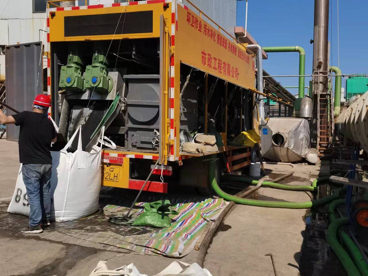 景县淤泥压干处理